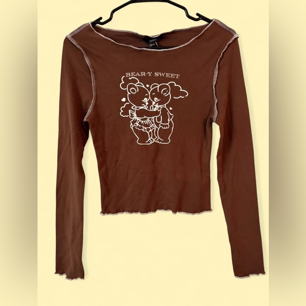 Forever 21 NWT “Bear-y Sweet” Graphic Long Sleeve Crop Top - Size Medium